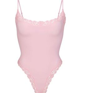 Skims pink bodysuit, never worn with tags!